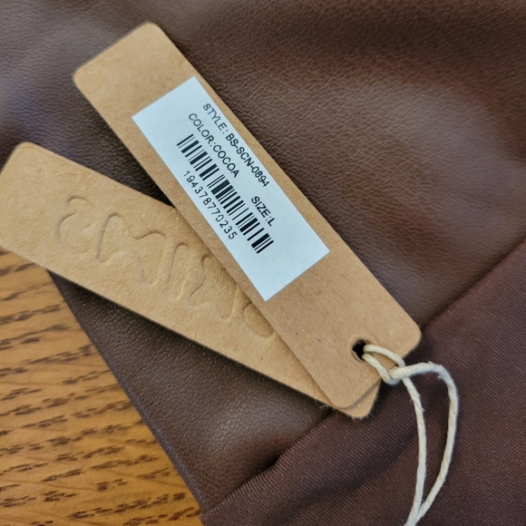 Skims Scoopneck Bodysuit in Faux Leather - Cocoa - Picture 4 of 10